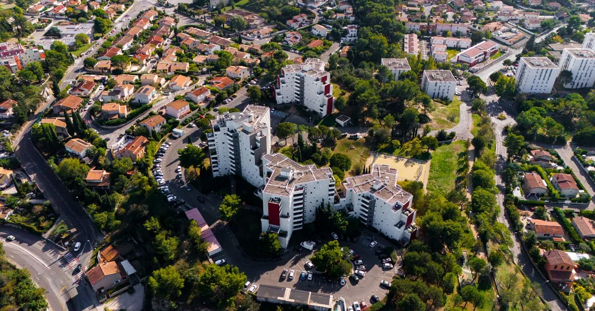 acroterre : découvrez des solutions innovantes pour l'aménagement paysager et l'écologie urbaine, alliant esthétique et respect de l'environnement.