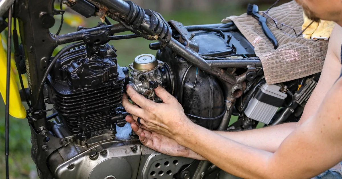 découvrez nos techniques efficaces pour le nettoyage de carburateur afin d'améliorer les performances de votre moteur et prolonger sa durée de vie.