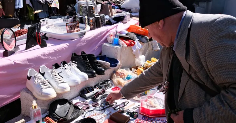 découvrez les meilleurs marchés aux puces de 2025 : guide complet des dates, lieux et astuces pour dénicher des trésors uniques toute l'année.