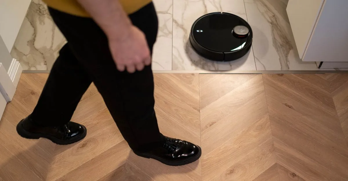 découvrez notre nettoyant pour sols puissant et efficace, idéal pour tous types de surfaces. nettoyez et faites briller vos sols en un seul geste !