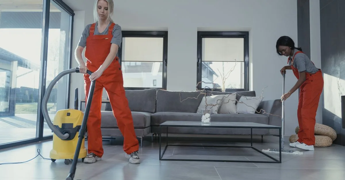 découvrez notre nettoyant pour sols efficace et écologique, idéal pour éliminer la saleté et laisser vos surfaces impeccables et brillantes.
