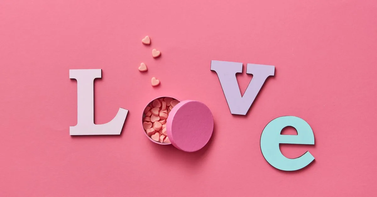 découvrez la signification profonde de l'amour, ses différentes formes et son impact sur nos vies.