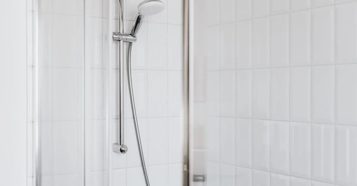 élévation de receveur de douche : guide complet pour choisir, installer et optimiser l’espace sous votre douche.