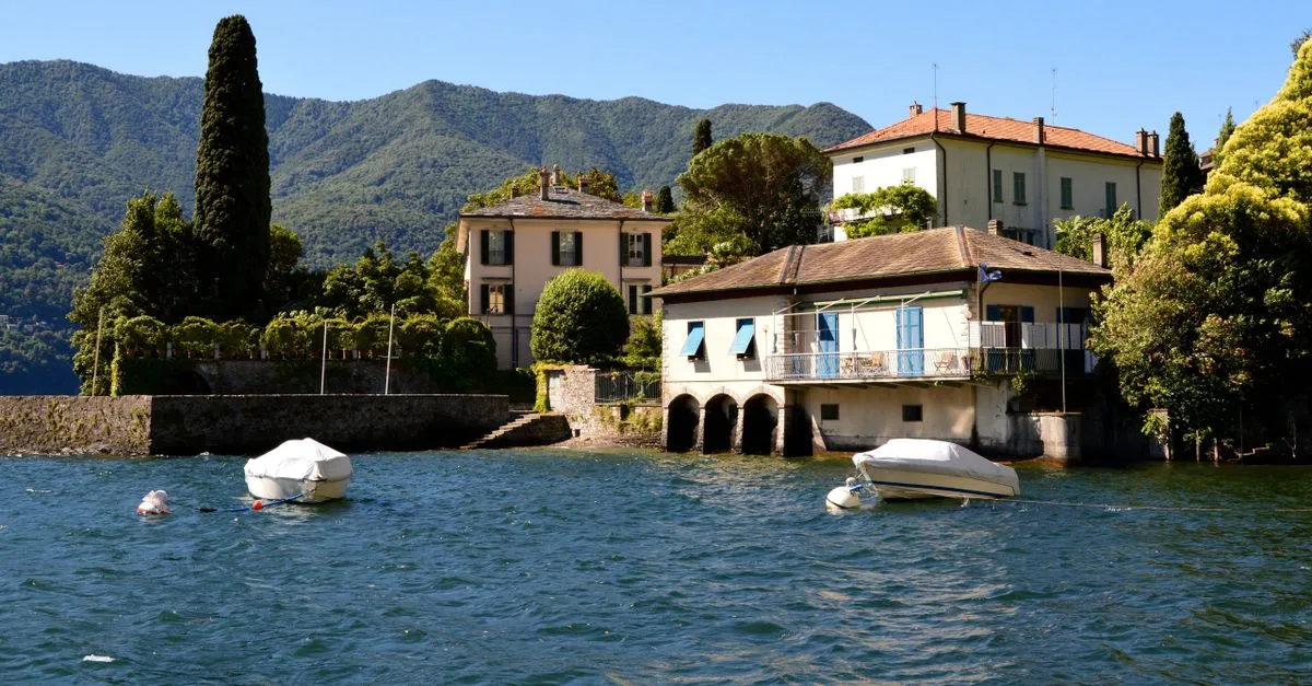 découvrez la splendide villa leopolda, un joyau architectural situé sur la côte d'azur, alliant luxe, confort et vues imprenables sur la mer méditerranée.